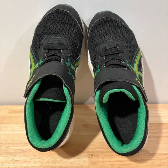 ASICS • Size 1 • RUNNING SHOES - Picture 8 of 8